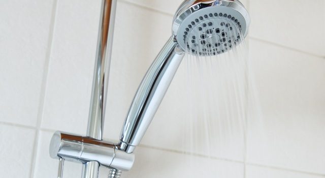 Come usare il sole per scaldare l'acqua per la casa